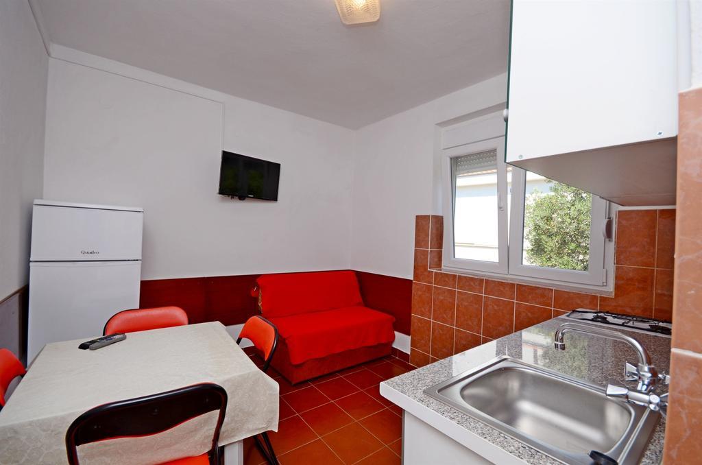 Apartments Josko Gradac  Bagian luar foto